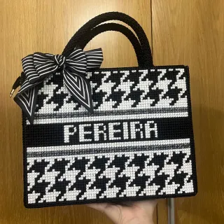 Túi Tote thêu tên hoạ tiết Houndstooth - anh 3